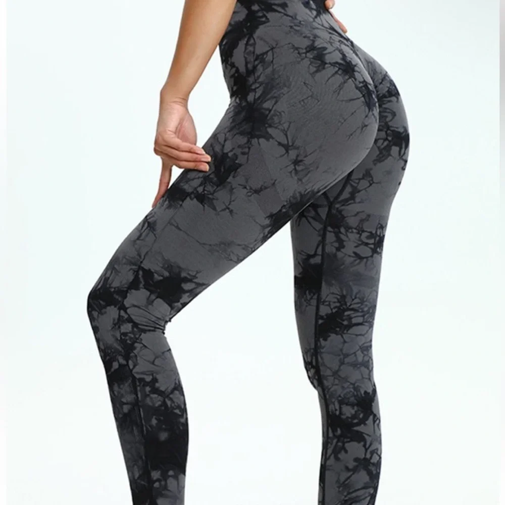 Grey and Black Tie-Dye Scrunch Butt Leggings. NIP - Picture 4 of 4